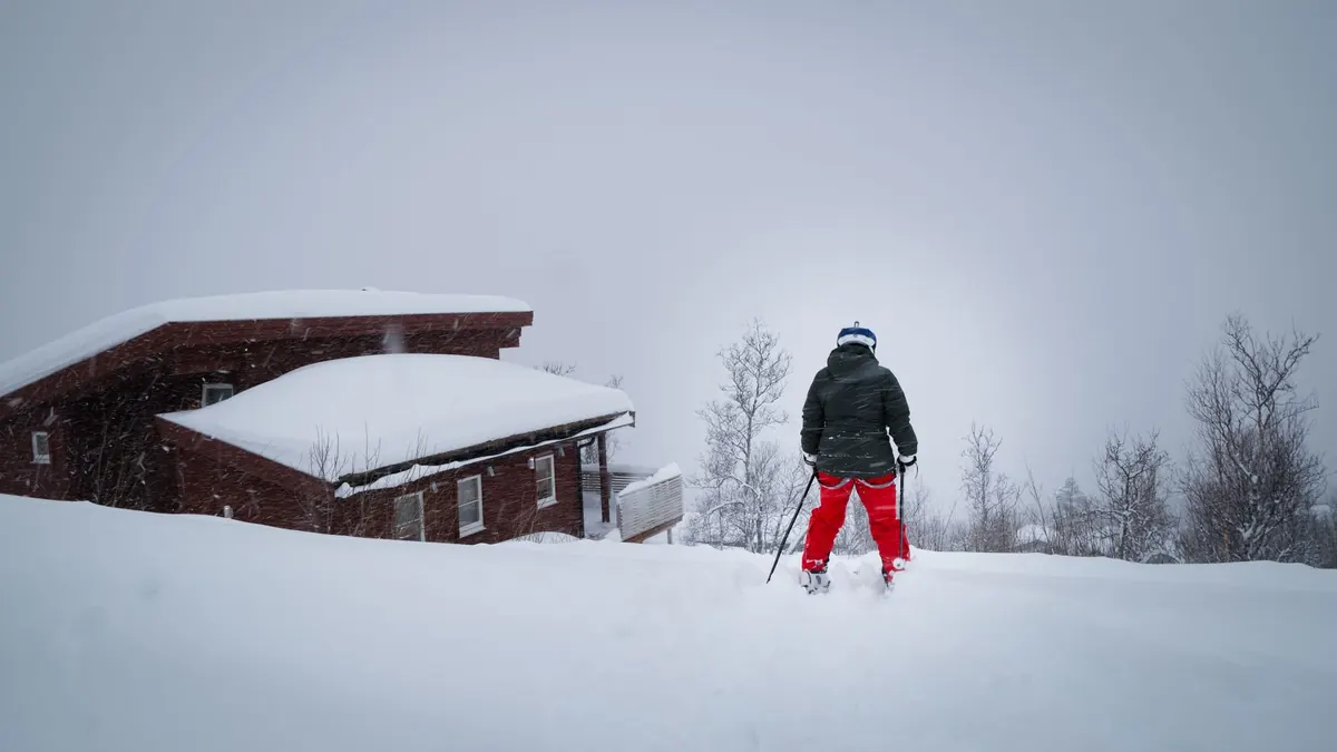 How to Dress for a Luxury Ski Holiday: A British Guide